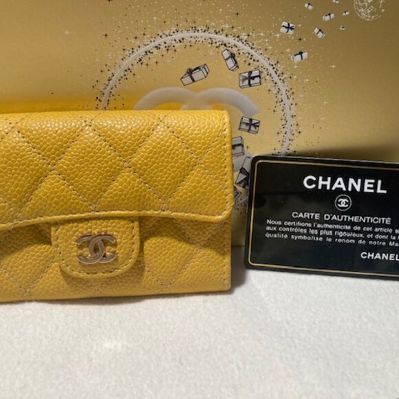Authentic Chanel Yellow Quilted Caviar Flap Snap O-Card Holder - Picture 3 of 5
